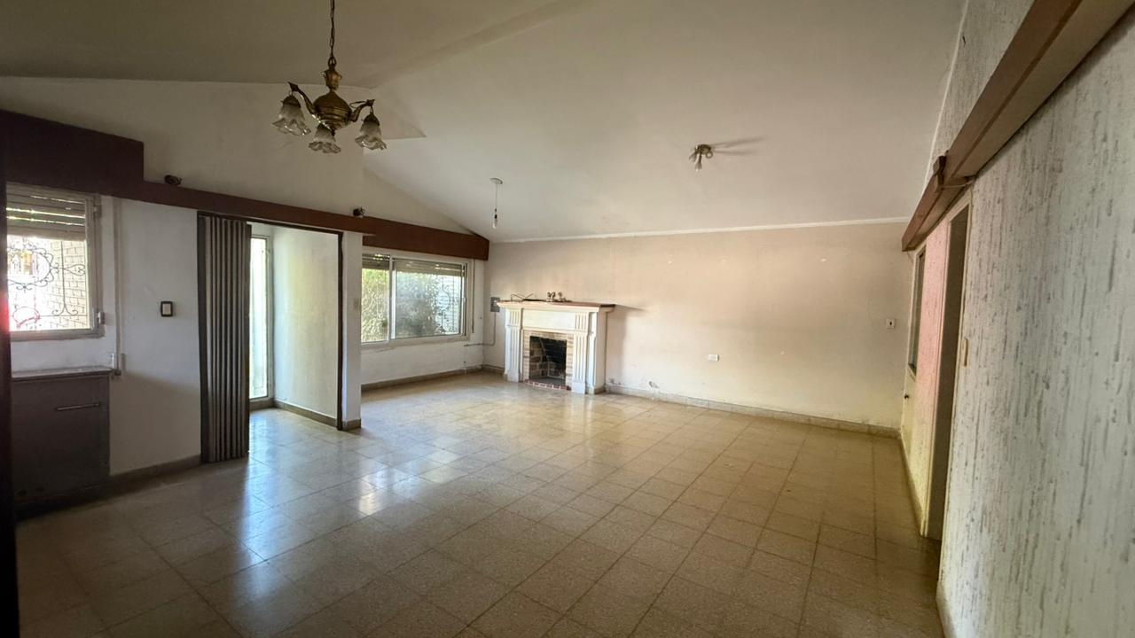 VENTA CASA 4 DORMITORIOS BARRIO MAIPU