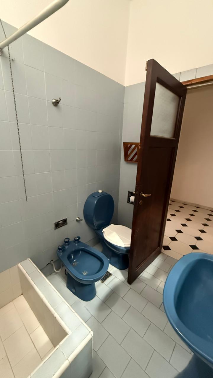 VENTA CASA 4 DORMITORIOS BARRIO MAIPU