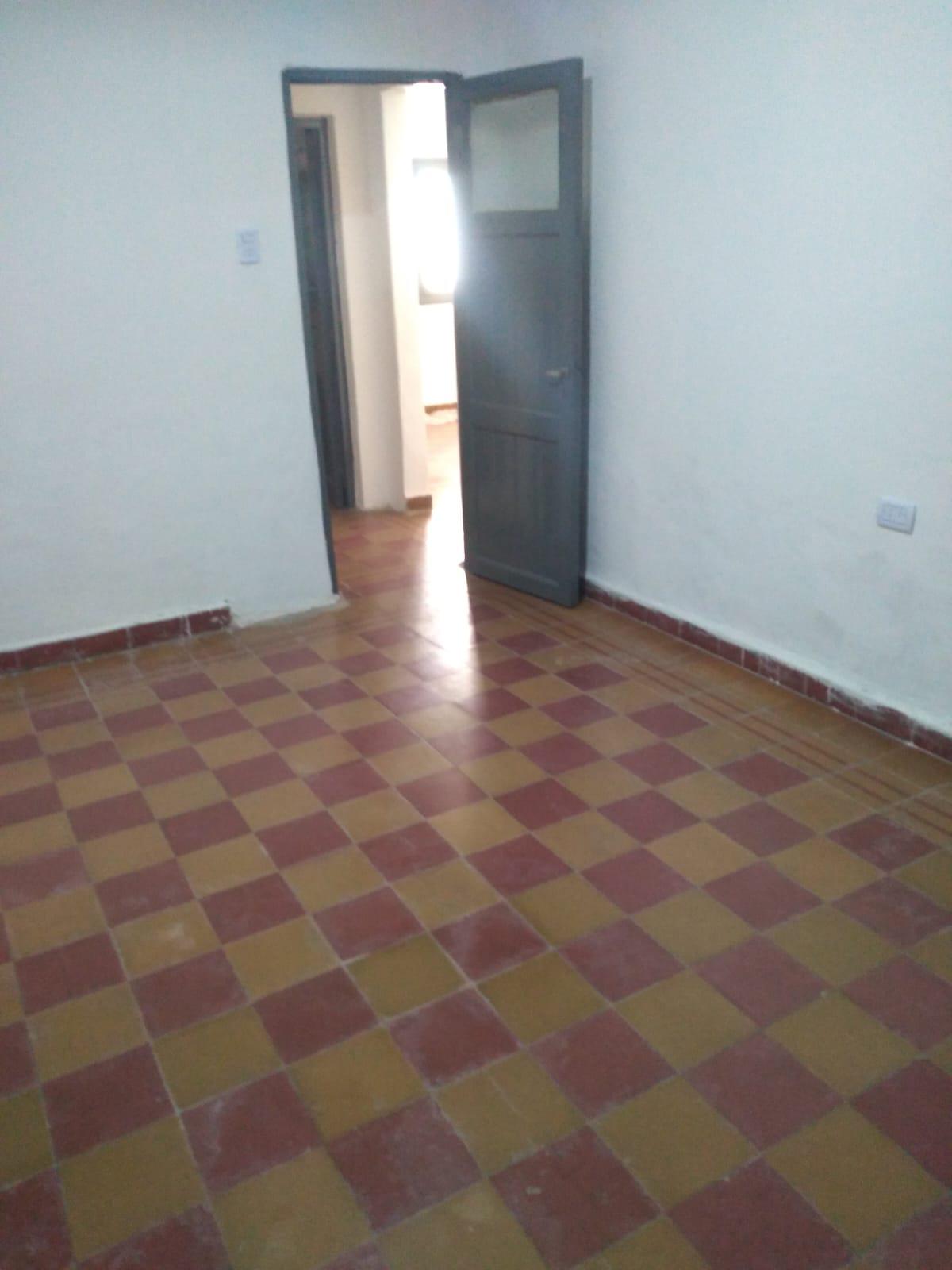 Alquilo casa 2 dorm ccoch. Observatorio.