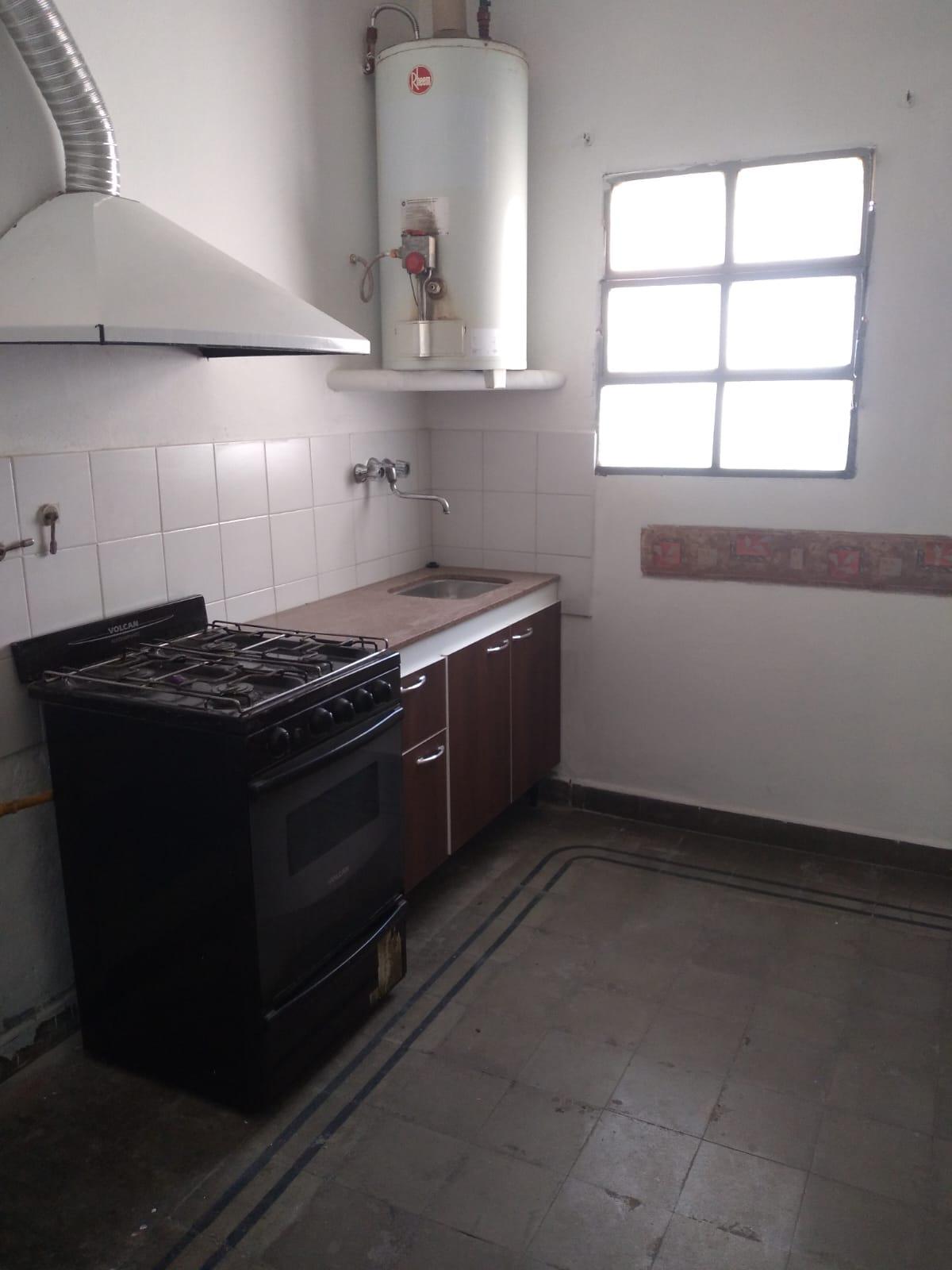 Alquilo casa 2 dorm ccoch. Observatorio.