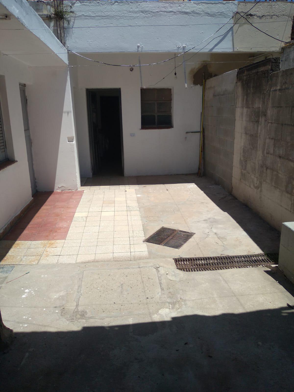 Alquilo casa 2 dorm ccoch. Observatorio.