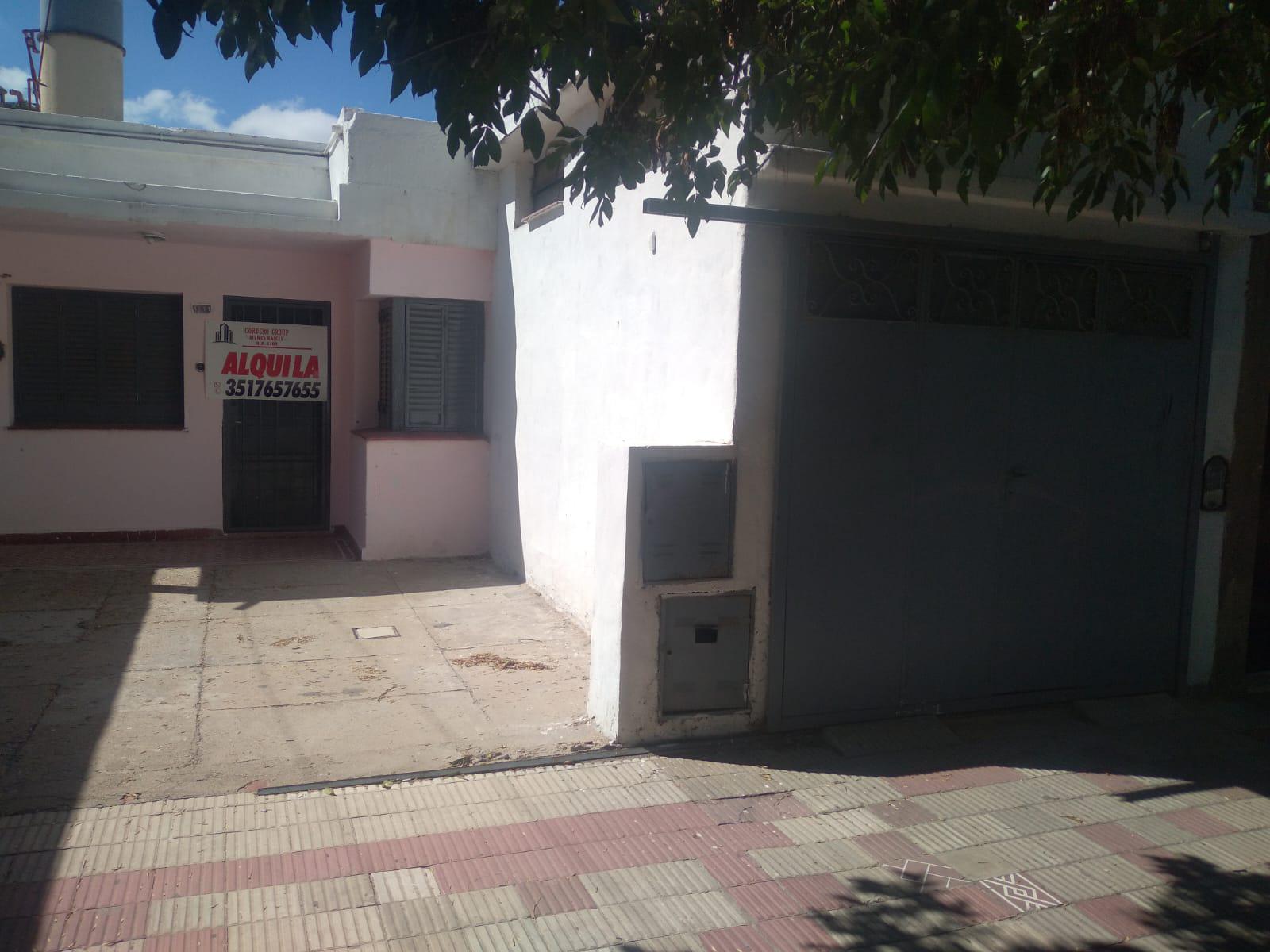 Alquilo casa 2 dorm ccoch. Observatorio.