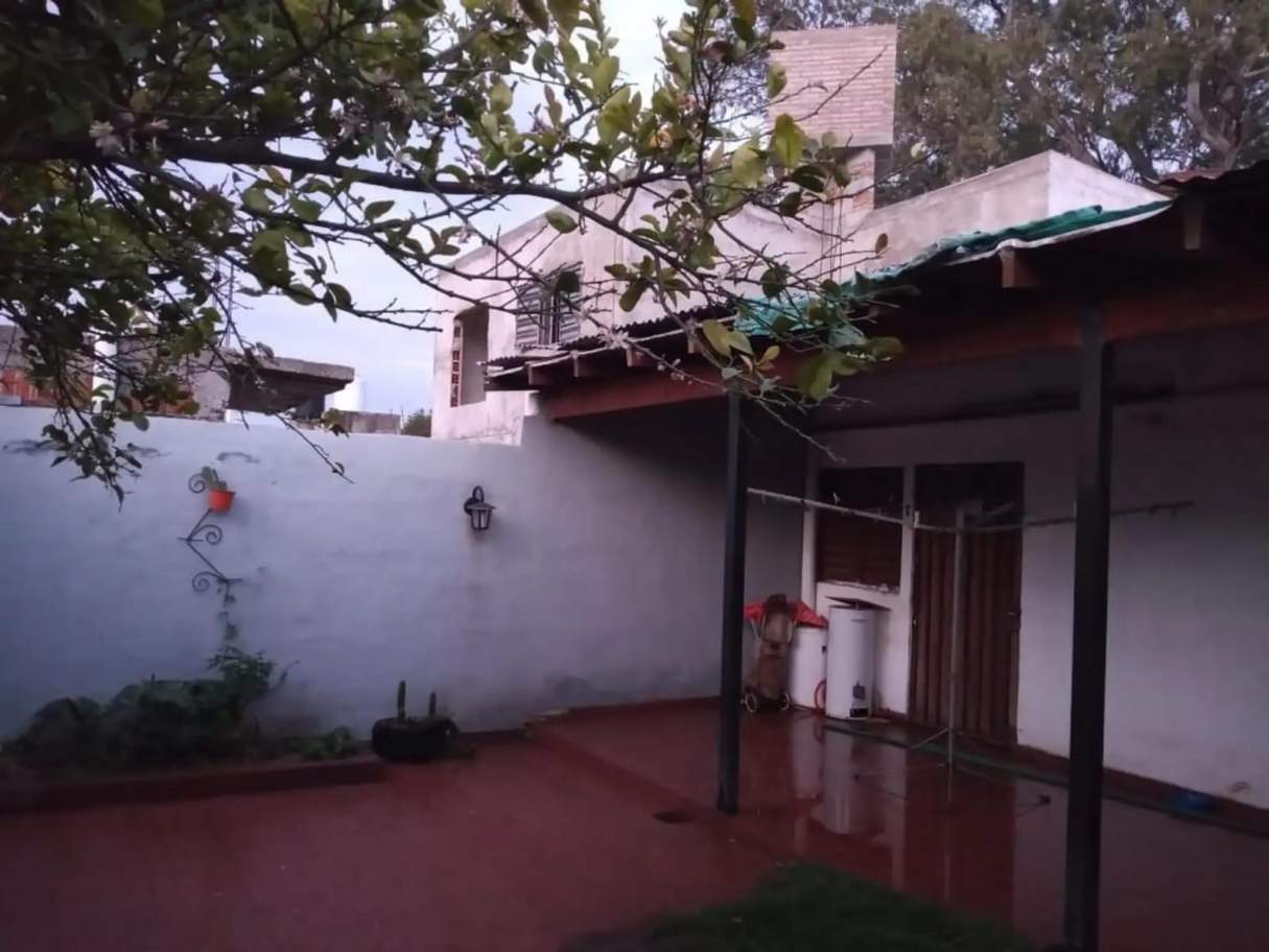 SE VENDE CASA  MONOAMBIENTE EN B LAS DALIAS