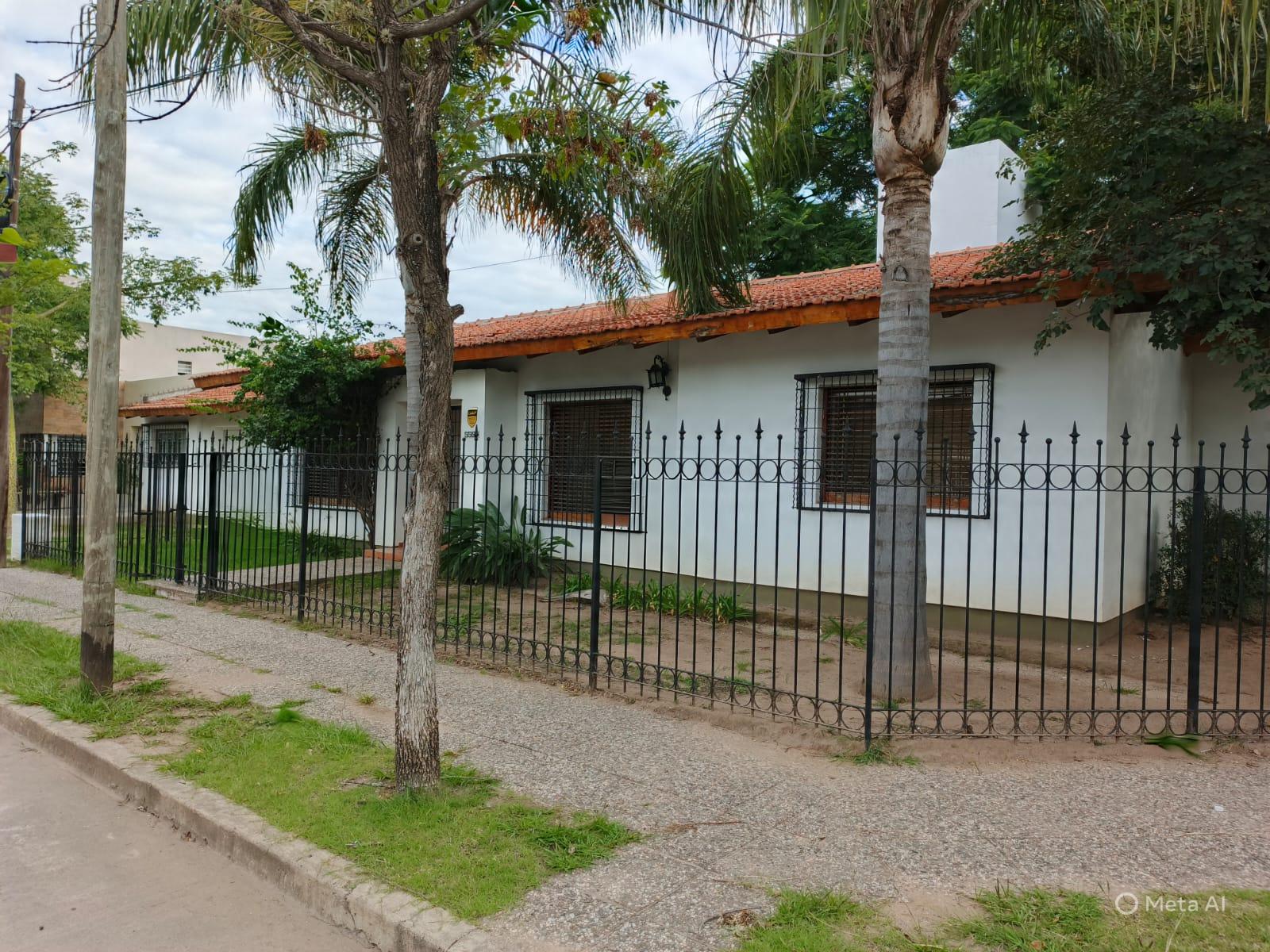 CASA EN ALQUILER GRANJA DE FUNES 3 DORM, PILETA QUINCHO Y GRAN PARQUE