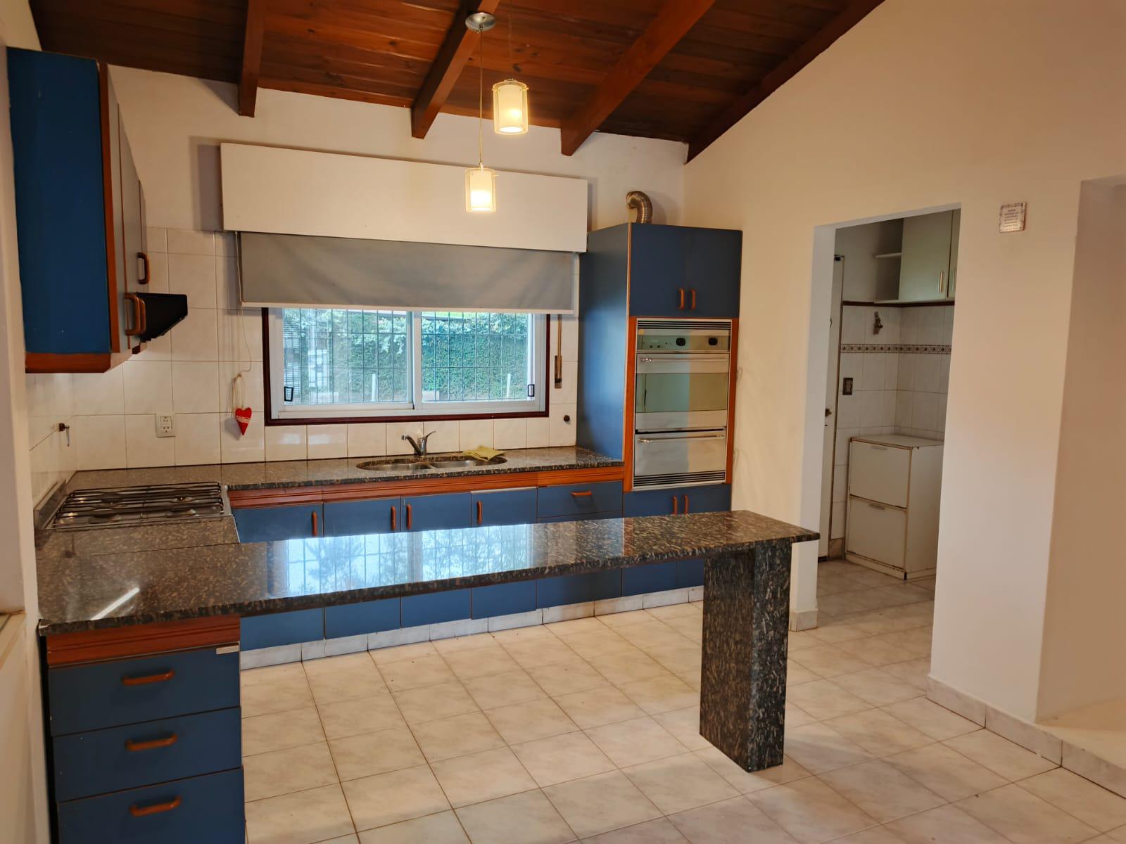 CASA EN ALQUILER GRANJA DE FUNES 3 DORM, PILETA QUINCHO Y GRAN PARQUE