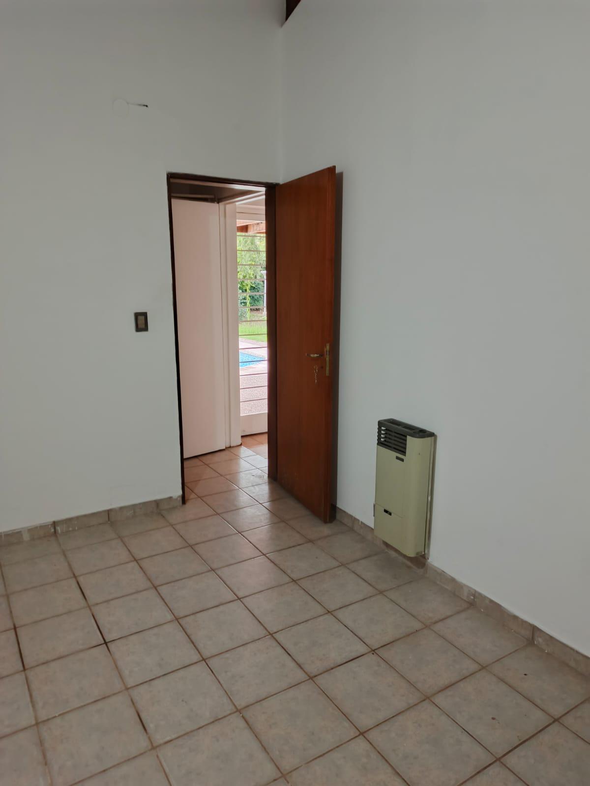 CASA EN ALQUILER GRANJA DE FUNES 3 DORM, PILETA QUINCHO Y GRAN PARQUE