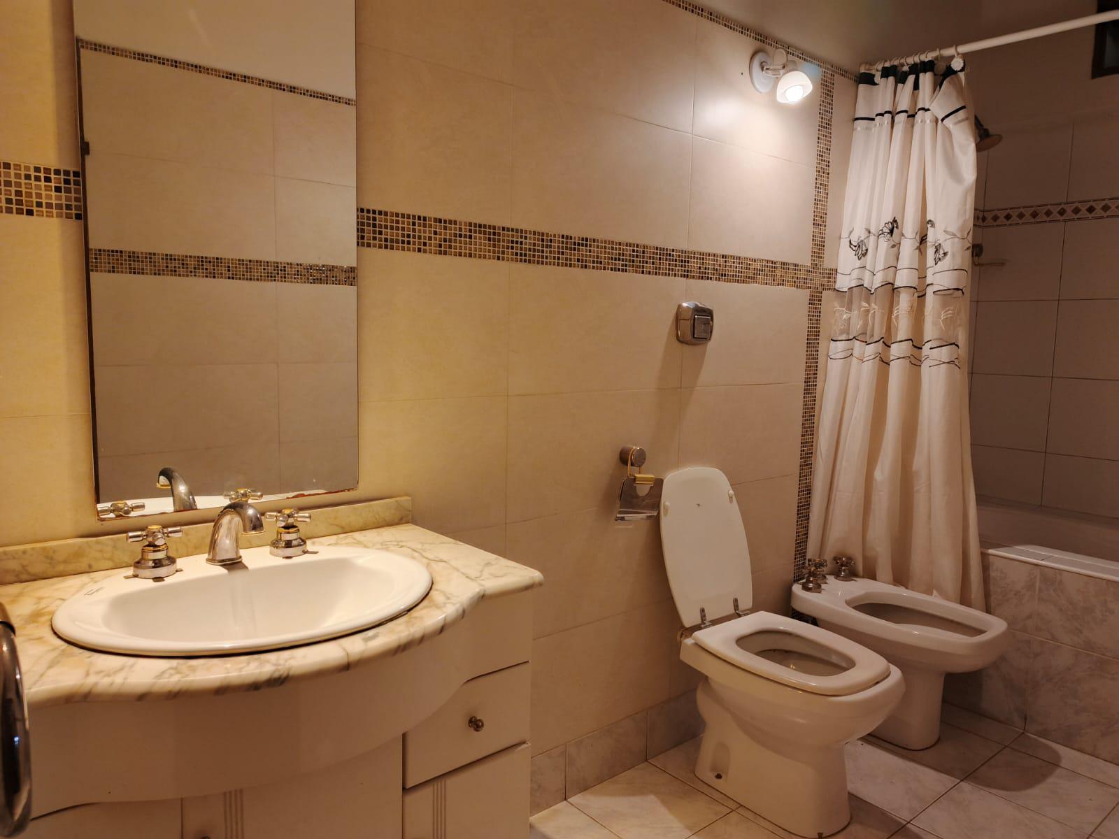 CASA EN ALQUILER GRANJA DE FUNES 3 DORM, PILETA QUINCHO Y GRAN PARQUE