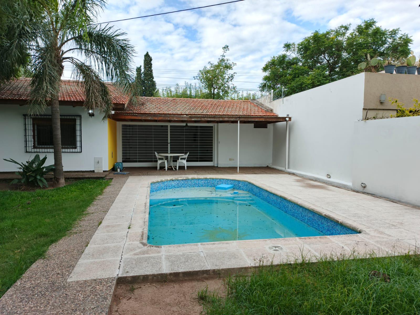 CASA EN ALQUILER GRANJA DE FUNES 3 DORM, PILETA QUINCHO Y GRAN PARQUE