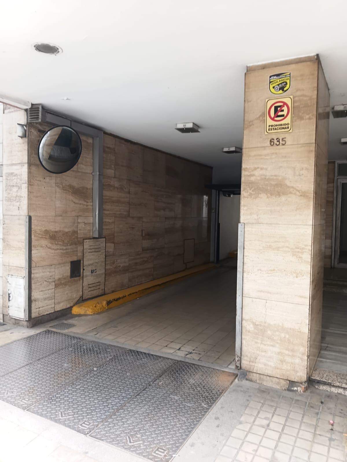 ALQUILER DE COCHERA EN PLENO CENTRO