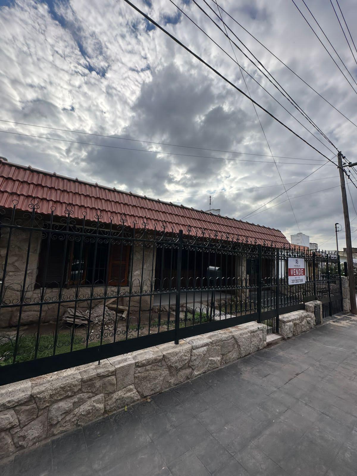 VENDO OPORTUNIDAD EN BARRIO JOSE HERNÁNDEZ