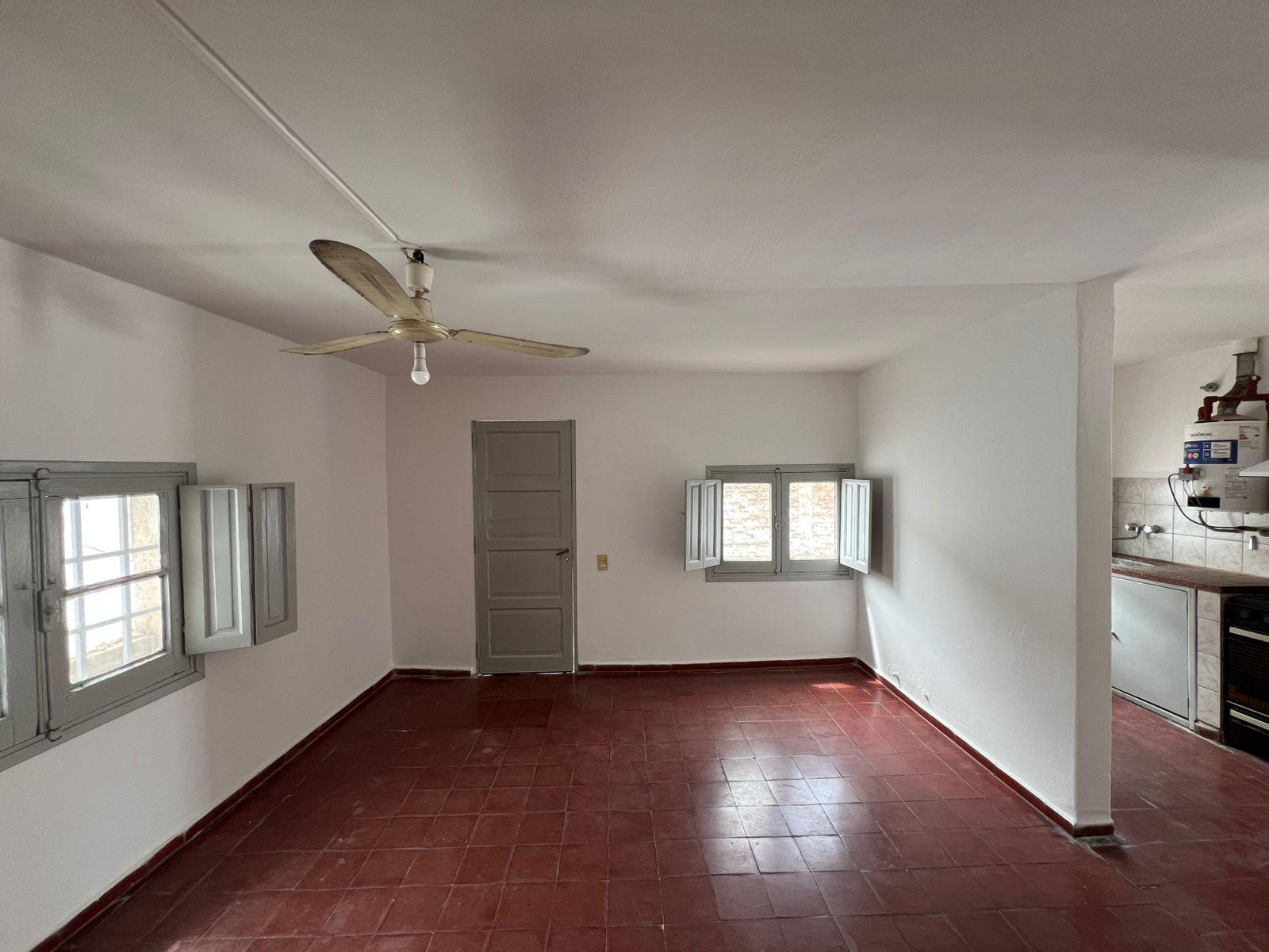 ALQUILO DPTO UN DORMITORIO CON TERRAZA - SOBRE AV. PUEYRREDON