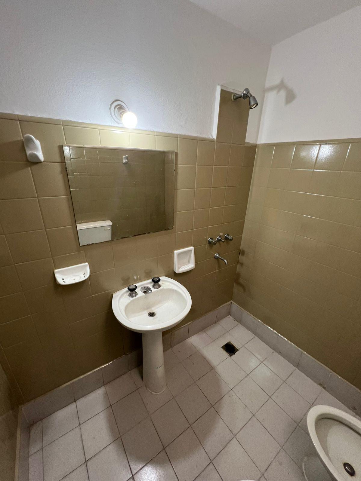 ALQUILO DPTO UN DORMITORIO CON TERRAZA - SOBRE AV. PUEYRREDON