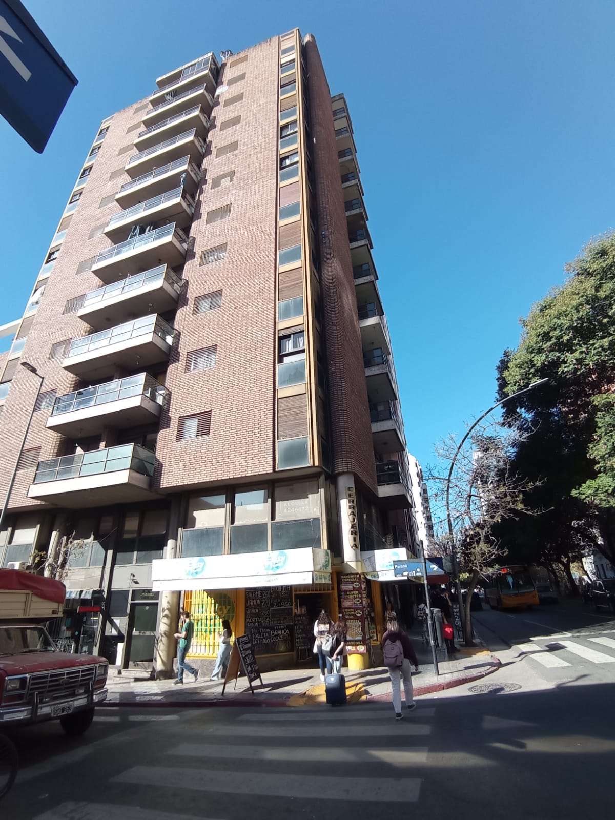 EXCELENTE UBICACION, PARANA ESQ BV ILLIA, UN DORMITORIO, AMPLIO