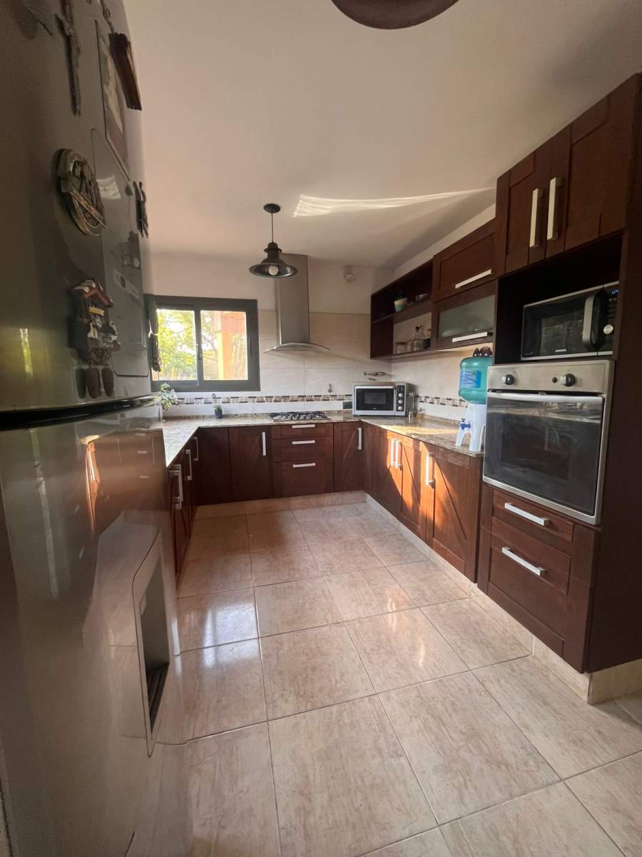 ALQUILER CASA EN COUNTRY CAUSANA - ESPACIOS AMPLIOS, PILETA Y QUINCHO