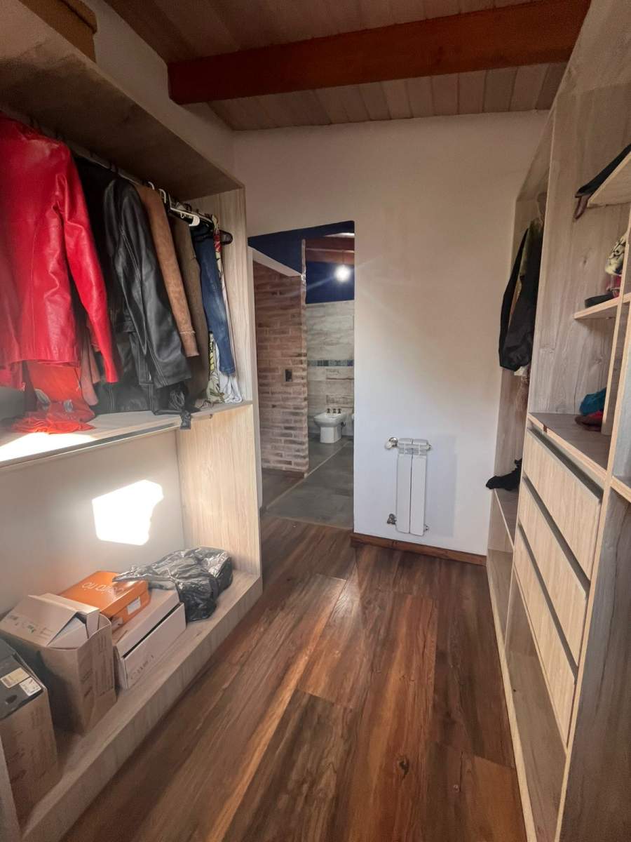 ALQUILER CASA EN COUNTRY CAUSANA - ESPACIOS AMPLIOS, PILETA Y QUINCHO