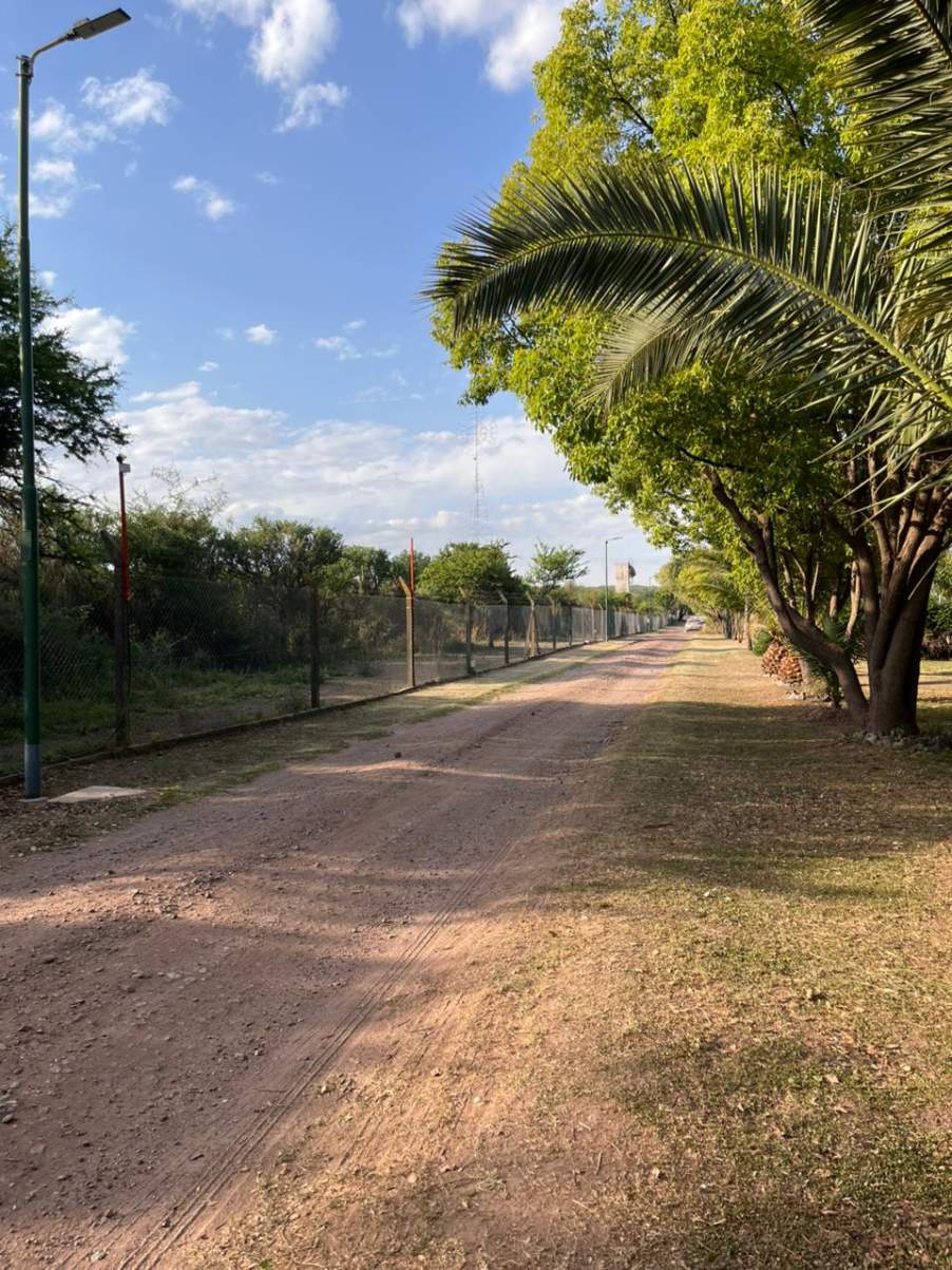 ALQUILER CASA EN COUNTRY CAUSANA - ESPACIOS AMPLIOS, PILETA Y QUINCHO