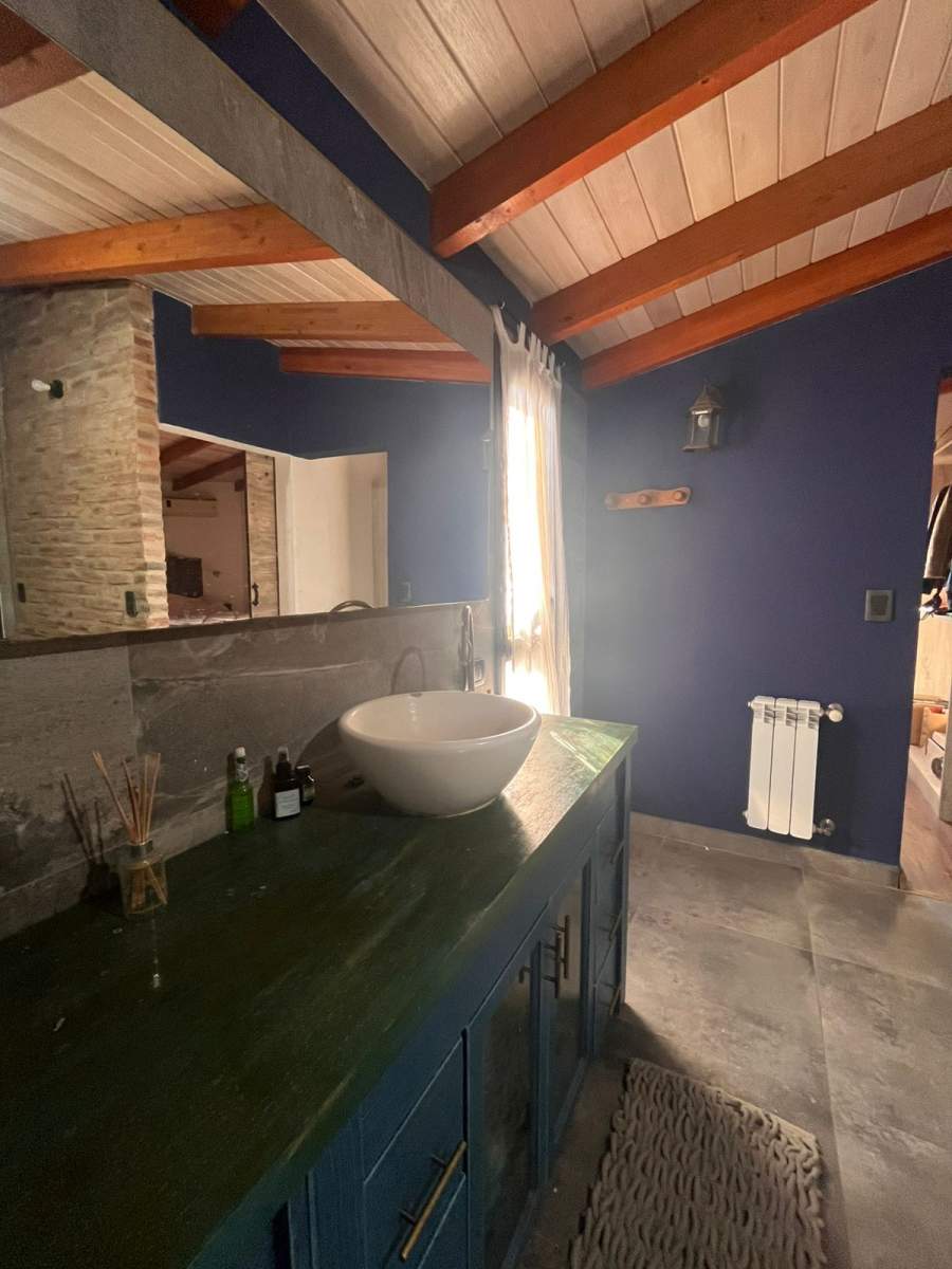 ALQUILER CASA EN COUNTRY CAUSANA - ESPACIOS AMPLIOS, PILETA Y QUINCHO