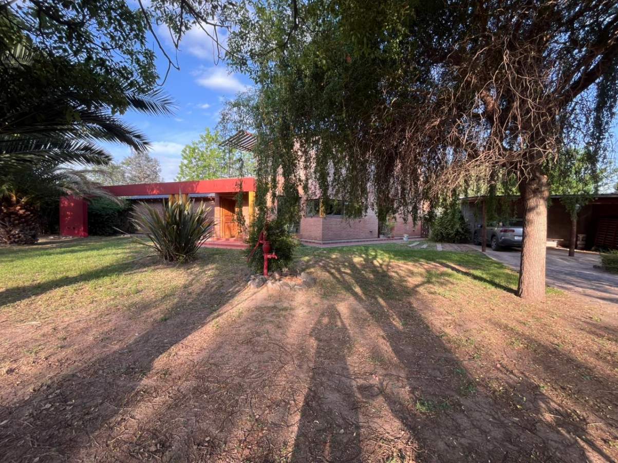 ALQUILER CASA EN COUNTRY CAUSANA - ESPACIOS AMPLIOS, PILETA Y QUINCHO