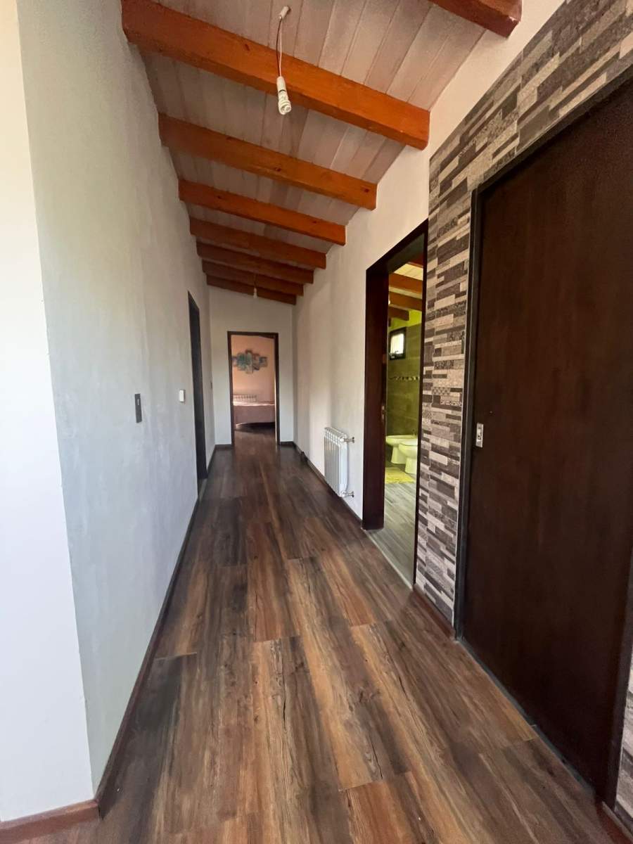 ALQUILER CASA EN COUNTRY CAUSANA - ESPACIOS AMPLIOS, PILETA Y QUINCHO