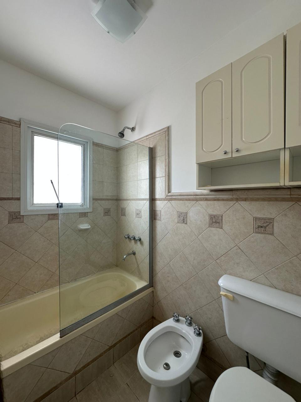 ALQUILER DUPLEX tres dormitorios Arguello Housing