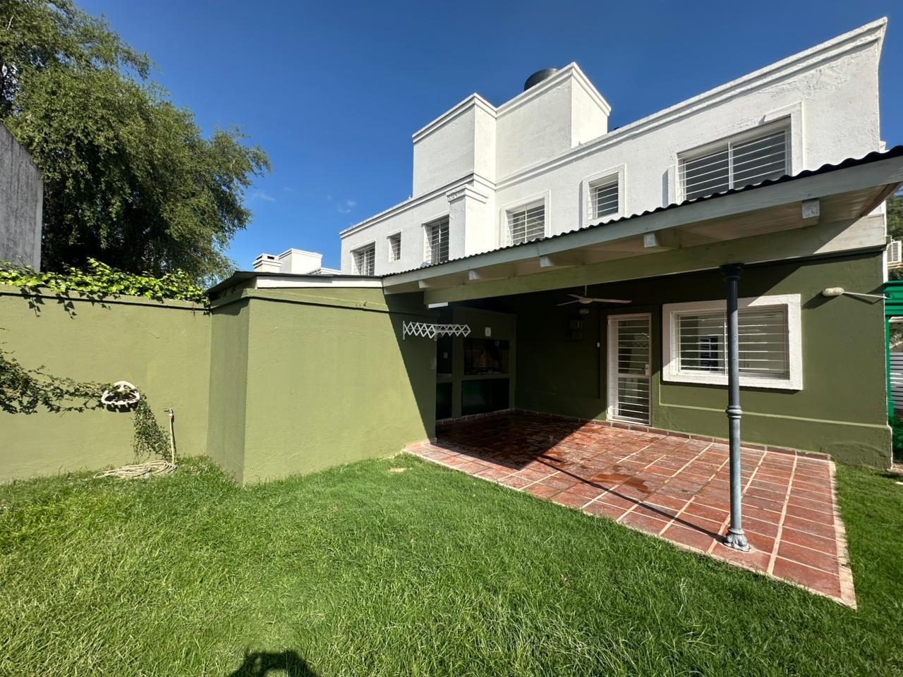 ALQUILER DUPLEX tres dormitorios Arguello Housing