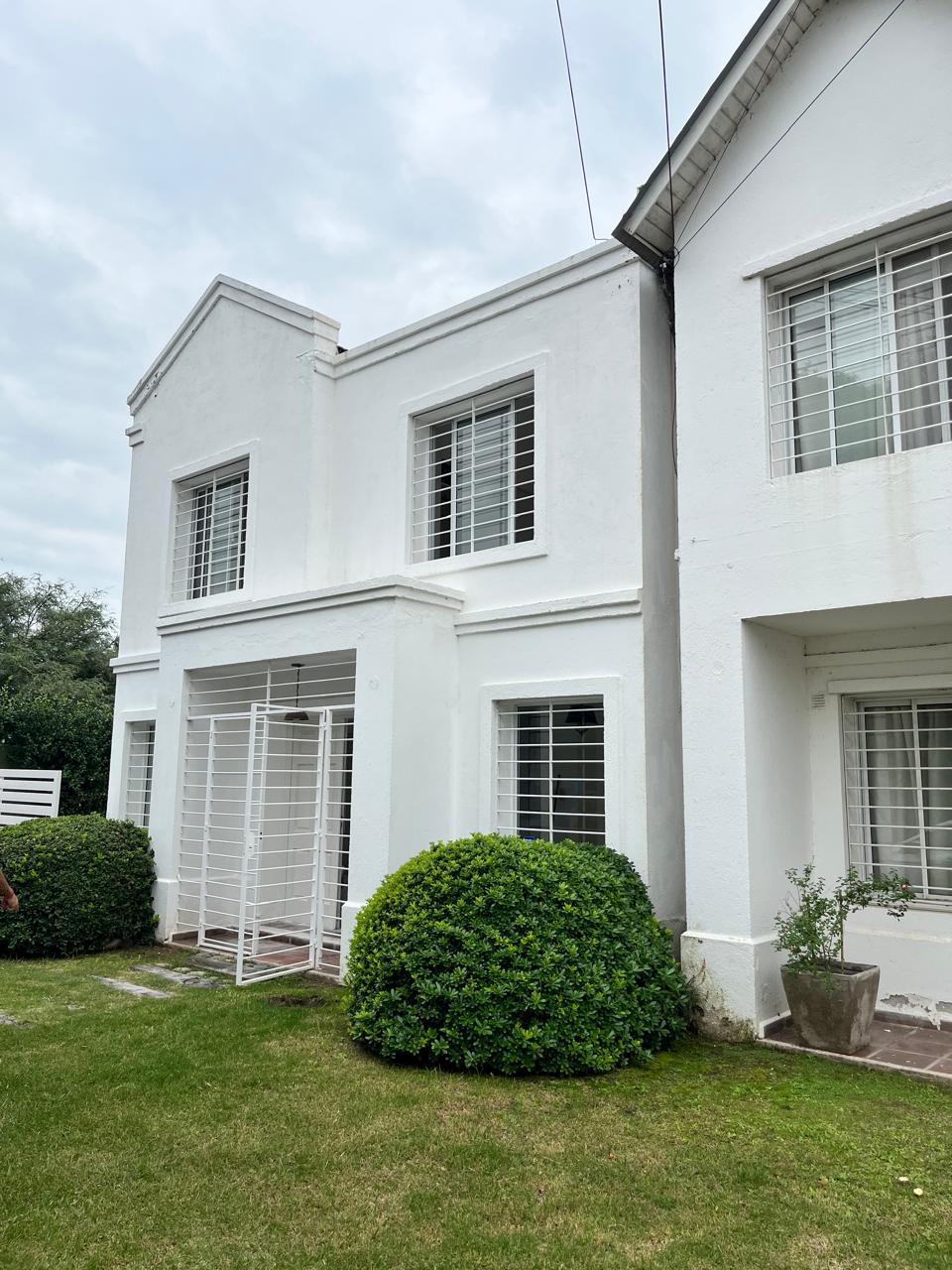 ALQUILER DUPLEX tres dormitorios Arguello Housing