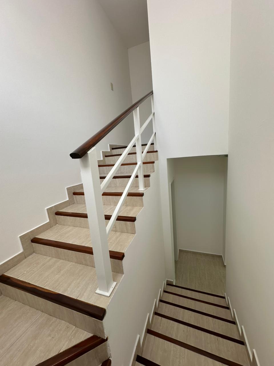 ALQUILER DUPLEX tres dormitorios Arguello Housing