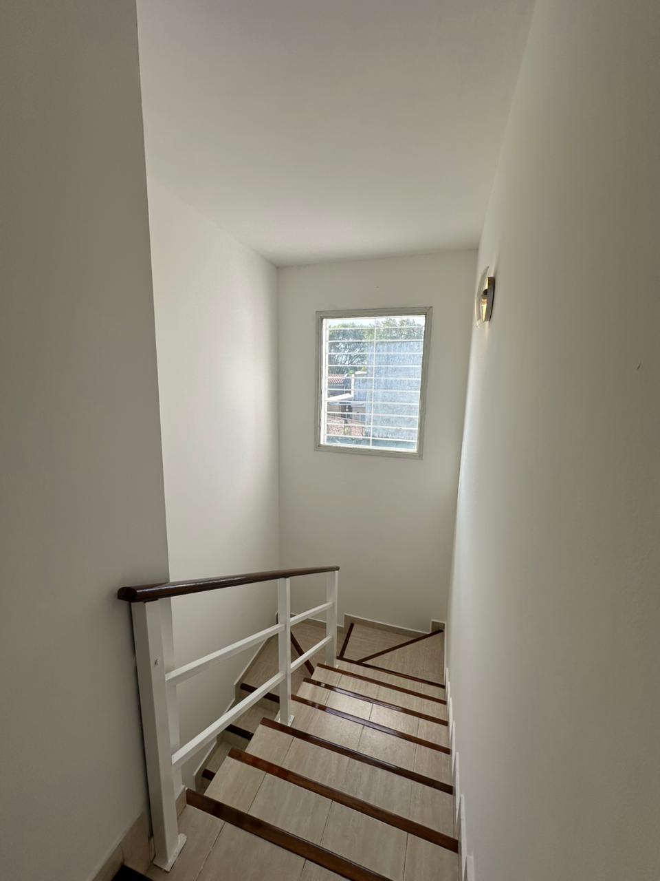 ALQUILER DUPLEX tres dormitorios Arguello Housing