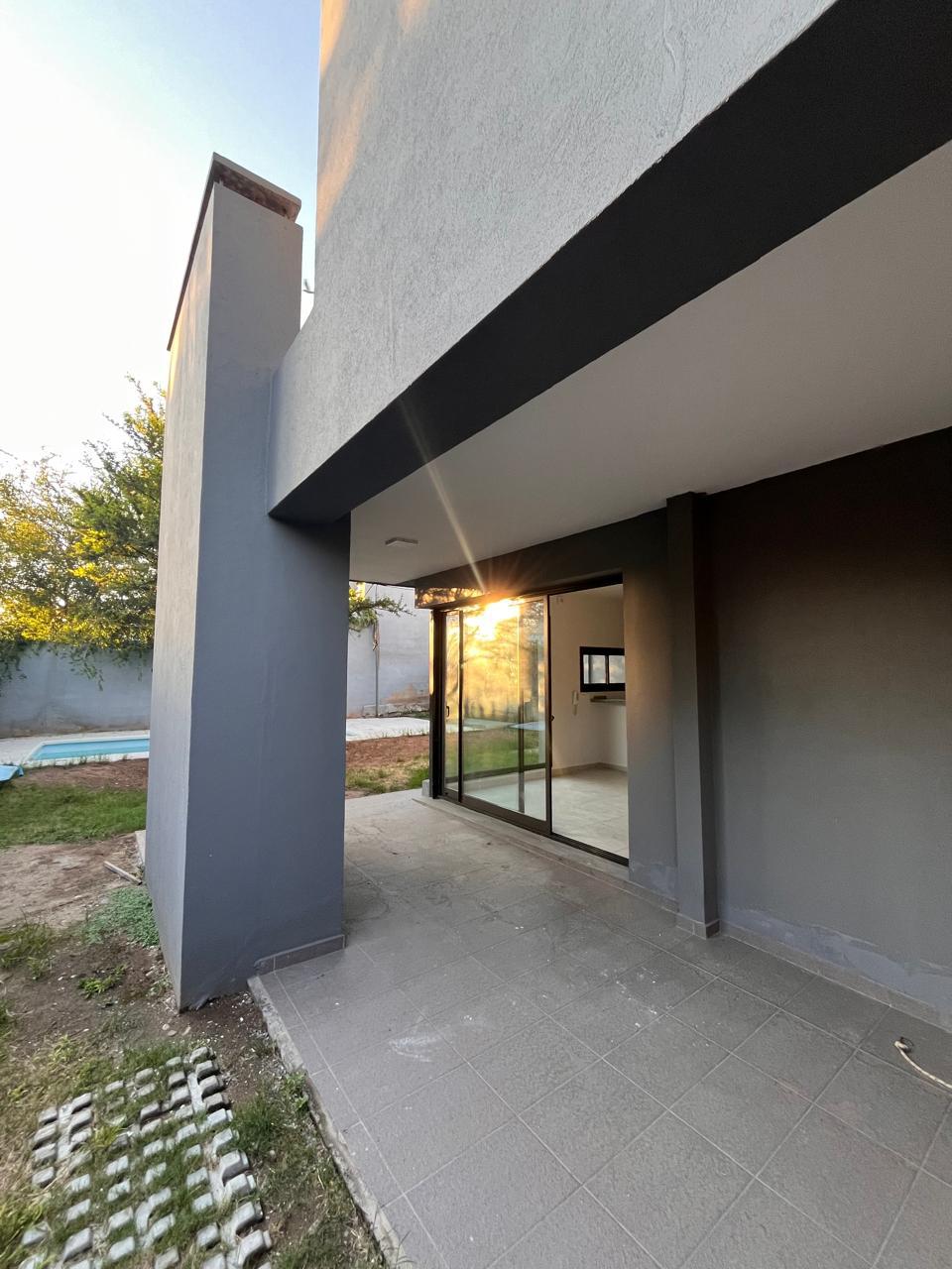ALQUILER Dúplex Housing 3 dormitorios 3B Cochera doble PILETA SEGURIDAD