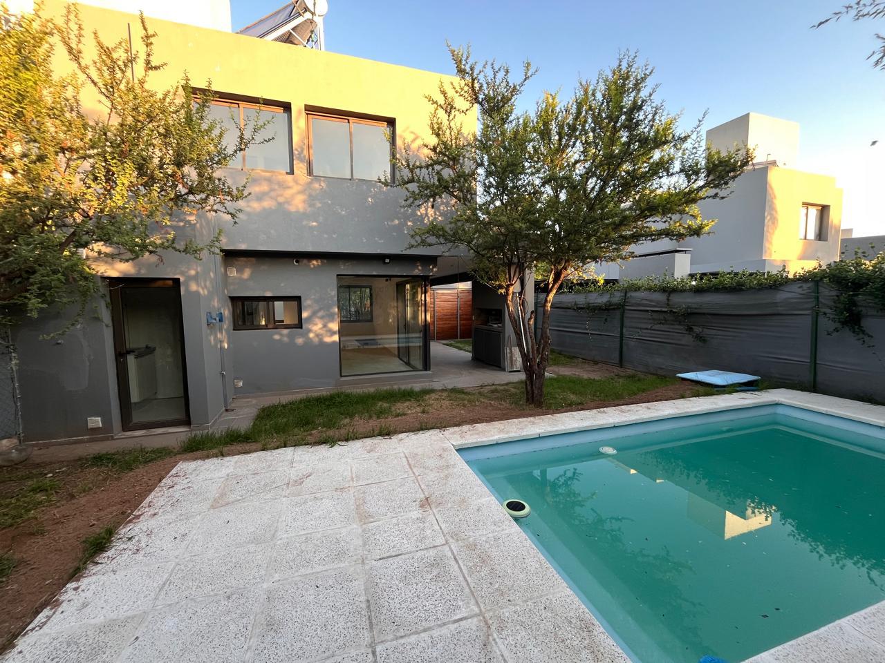 ALQUILER Dúplex Housing 3 dormitorios 3B Cochera doble PILETA SEGURIDAD