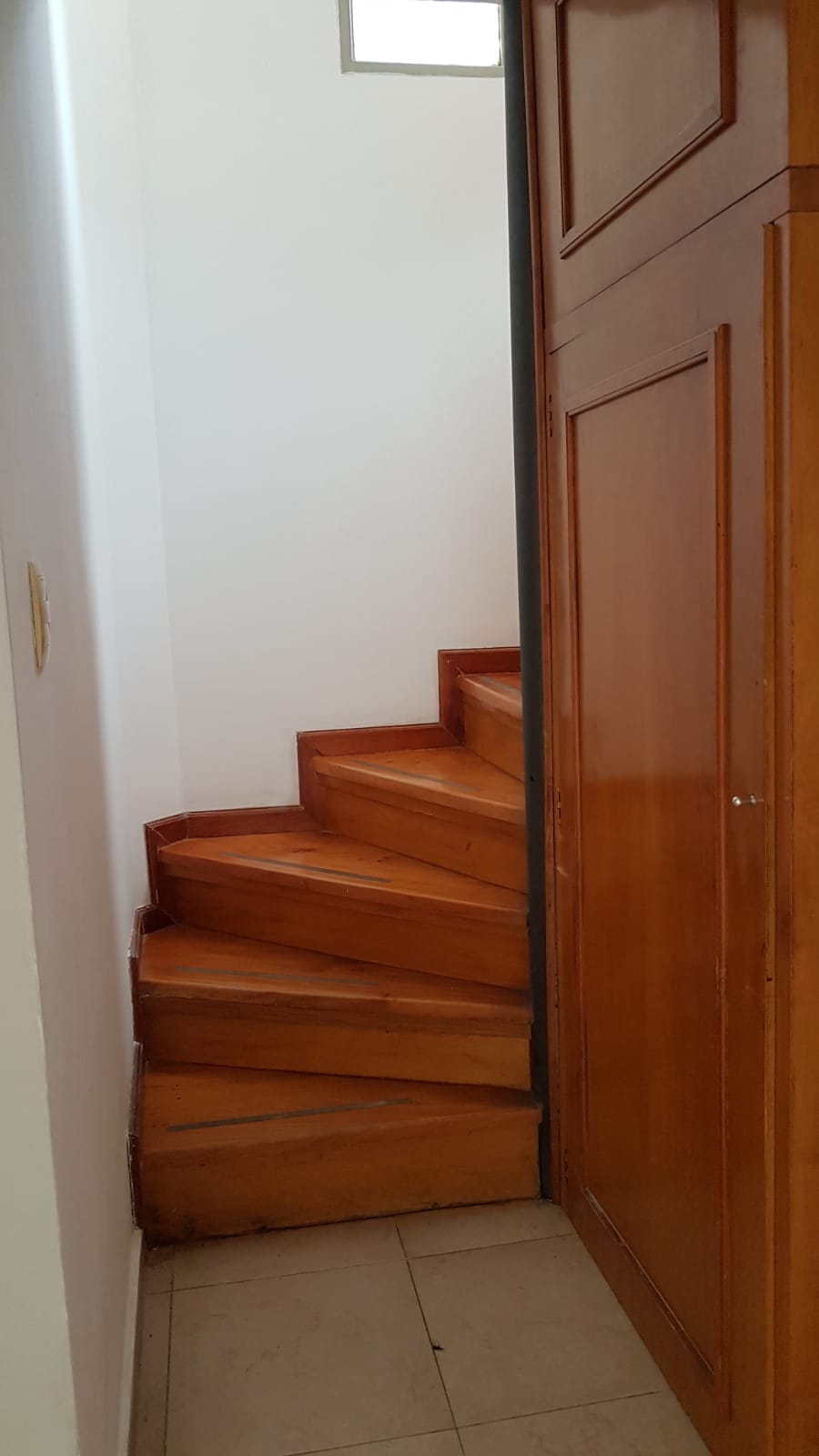 ZONA SUR. SAN FERNANDO. DUPLEX TRES DORMITORIOS. COCHERA PATIO. $1.350.000.-