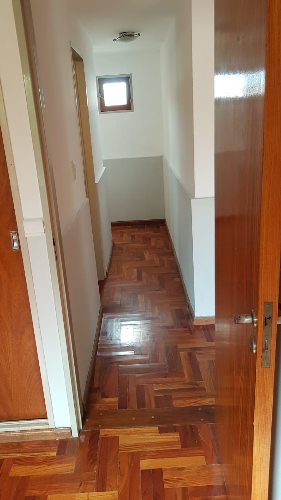 ZONA SUR. SAN FERNANDO. DUPLEX TRES DORMITORIOS. COCHERA PATIO. $1.350.000.-