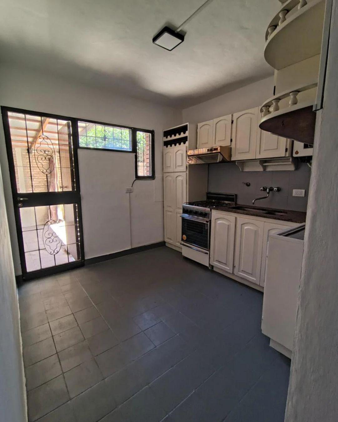 VENDO DUPLEX 4 DORMITORIOS B ESCOBAR