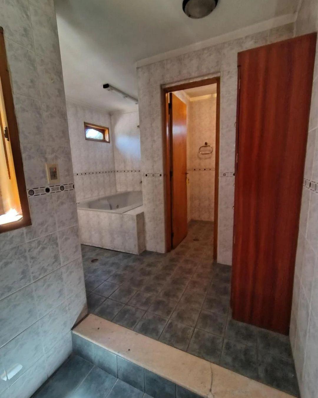 VENDO DUPLEX 4 DORMITORIOS B ESCOBAR