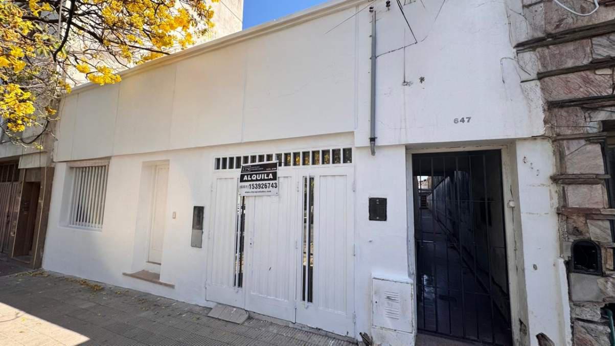 ALQUILER CASA COMERCIAL EN BARRIO GENERAL PAZ IMPERDIBLE