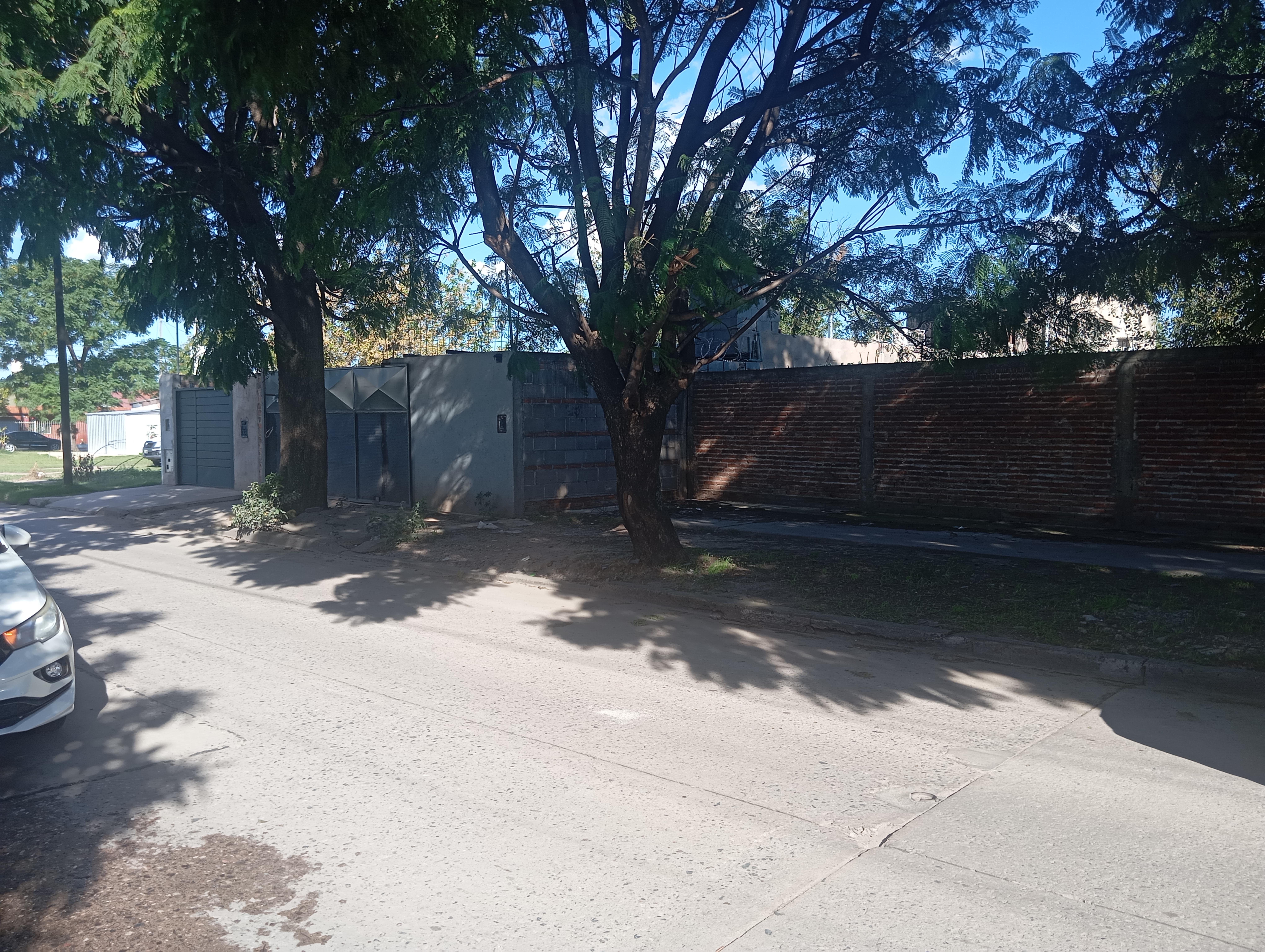 Alq. Terreno  Rosedal.