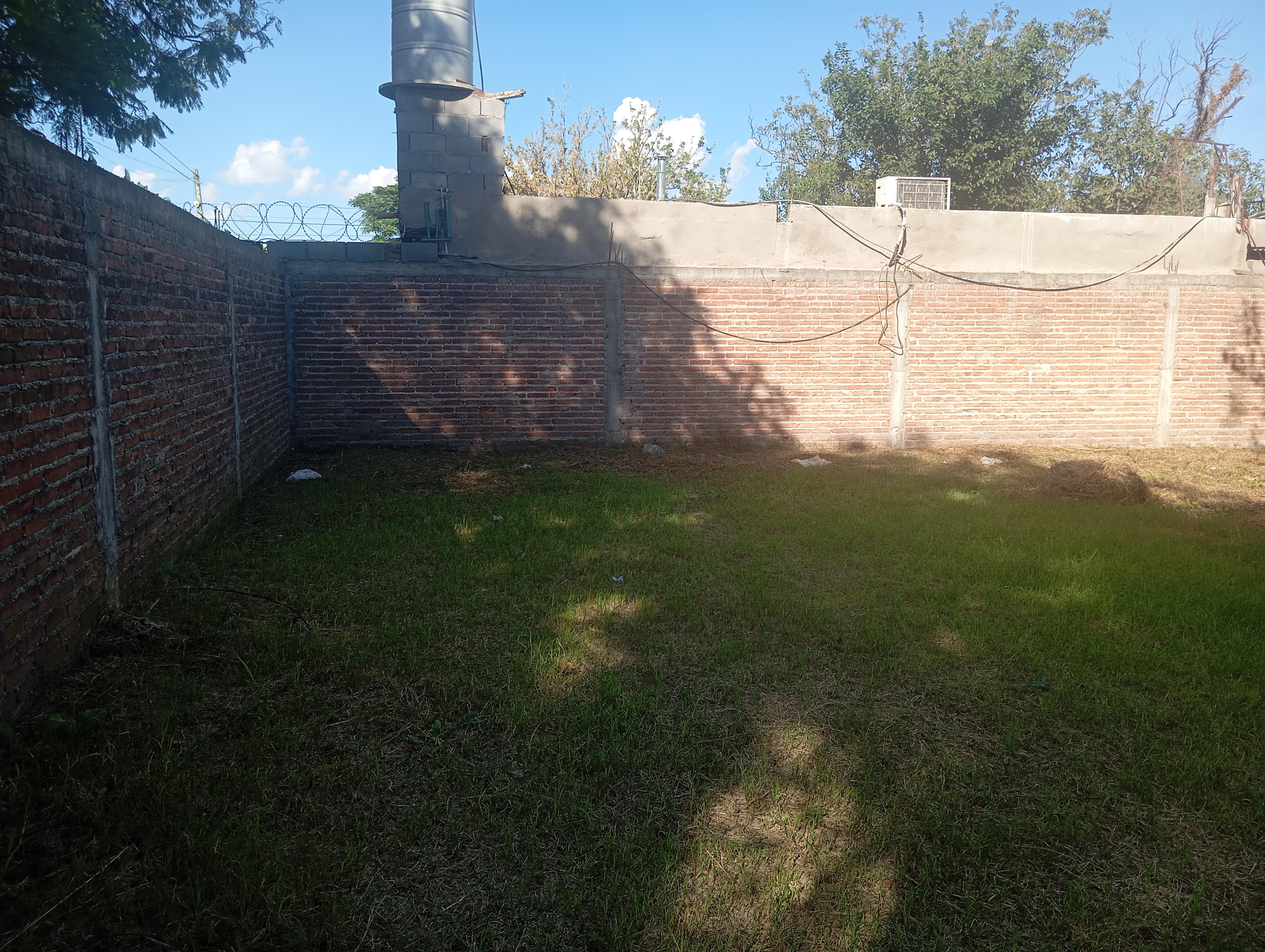 Alq. Terreno  Rosedal.