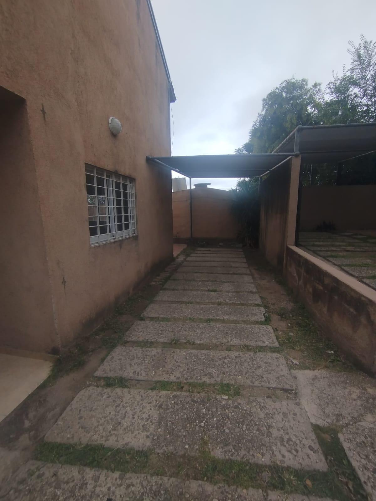 ALQUILER ANUAL - DUPLEX 2 DORM. CON COCHERA