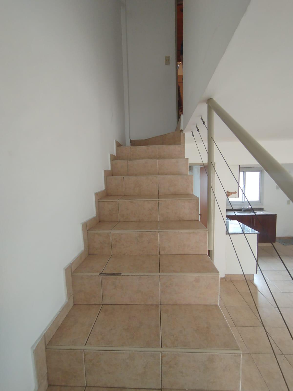 ALQUILER ANUAL - DUPLEX 2 DORM. CON COCHERA