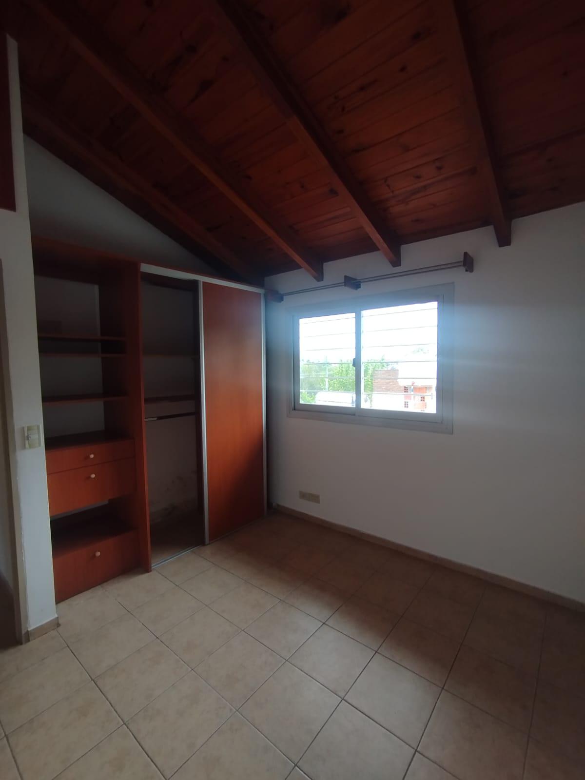 ALQUILER ANUAL - DUPLEX 2 DORM. CON COCHERA