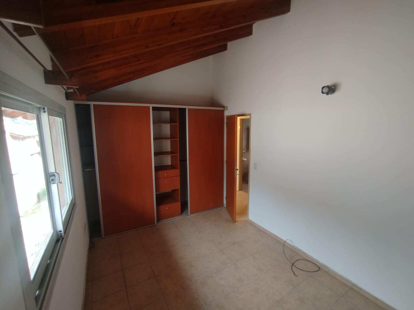 ALQUILER ANUAL - DUPLEX 2 DORM. CON COCHERA