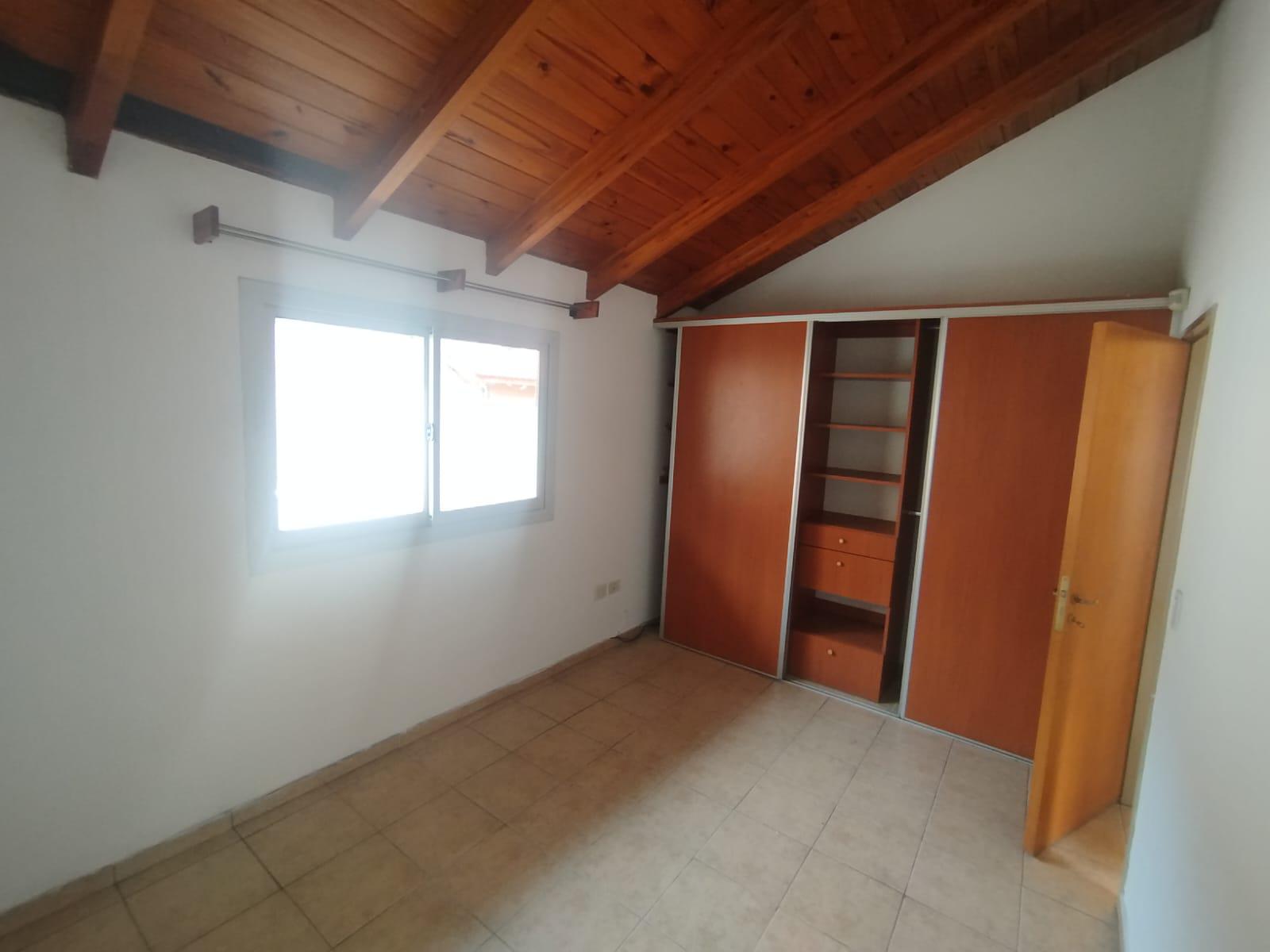 ALQUILER ANUAL - DUPLEX 2 DORM. CON COCHERA