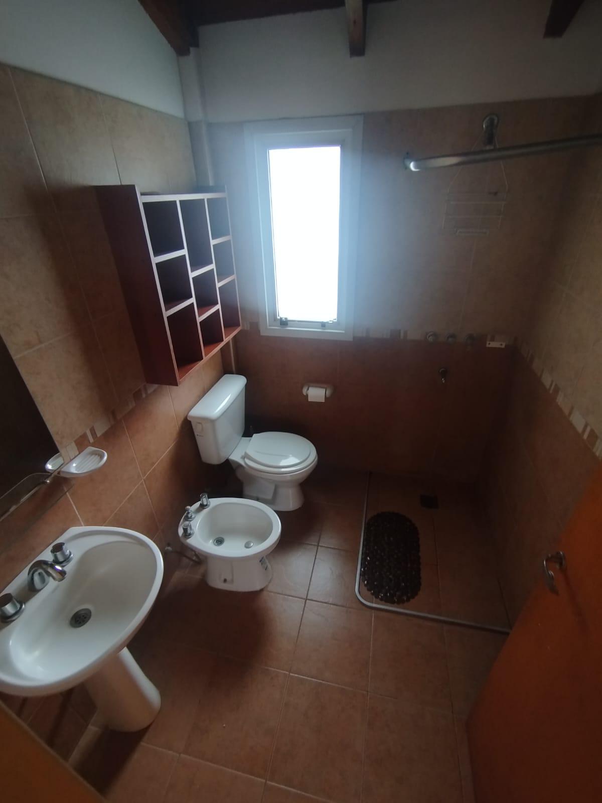 ALQUILER ANUAL - DUPLEX 2 DORM. CON COCHERA