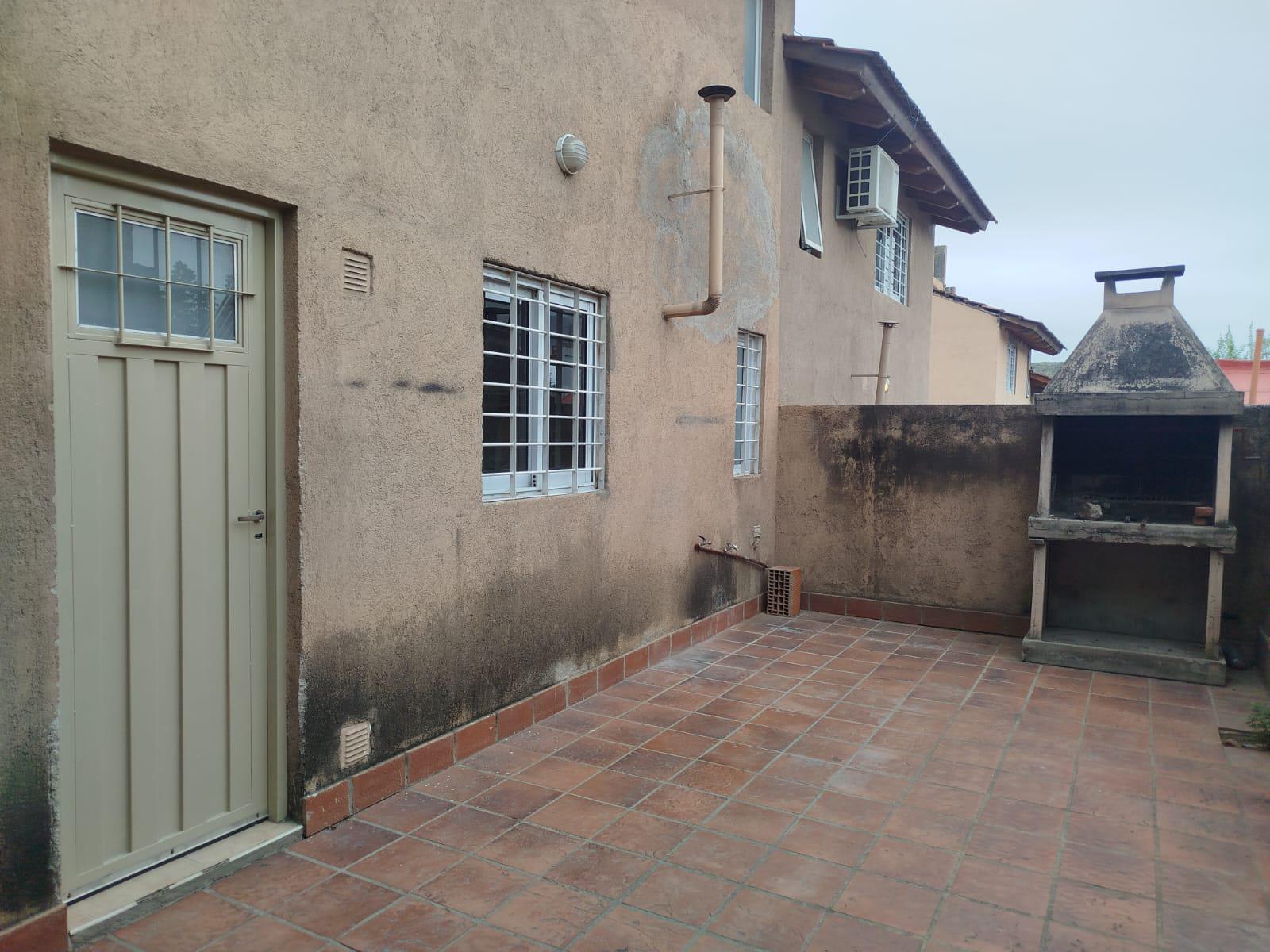 ALQUILER ANUAL - DUPLEX 2 DORM. CON COCHERA