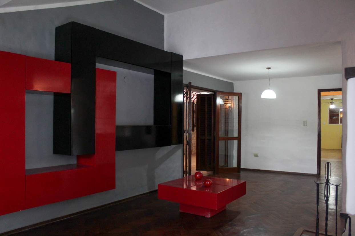 VENTA CASA 4 DORM  JARDIN ESPINOSA