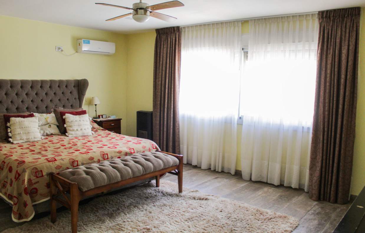 VENDO CASA 3 DORM  JARDIN ESPINOSA  PILETA