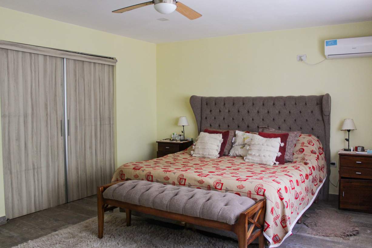 VENDO CASA 3 DORM  JARDIN ESPINOSA  PILETA