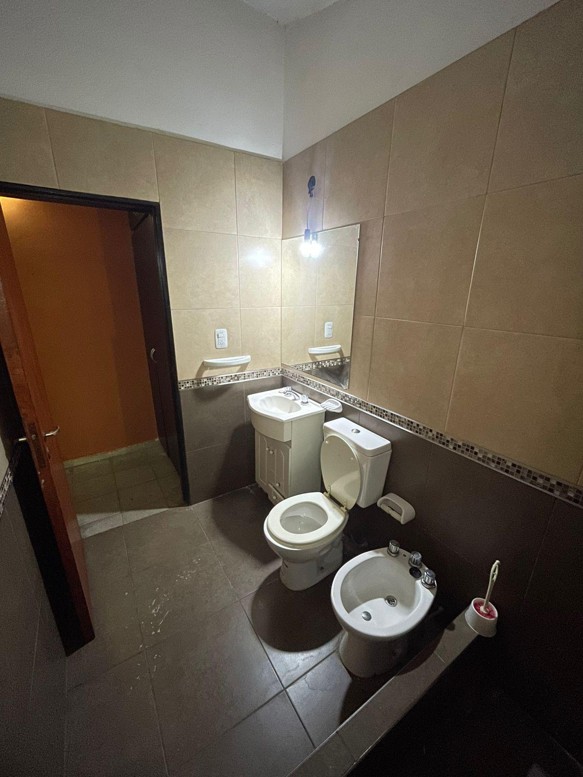 ALQUILER DUPLEX- B Arturo Capdevila (2 dormitoriosPatioGalería)