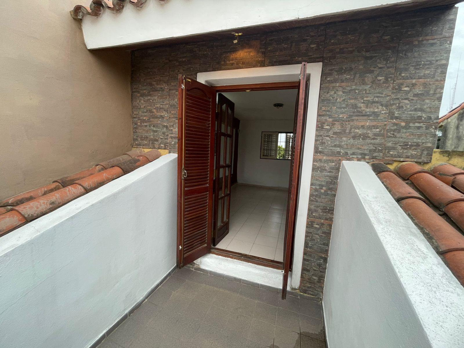 ALQUILER DUPLEX- B Arturo Capdevila (2 dormitoriosPatioGalería)