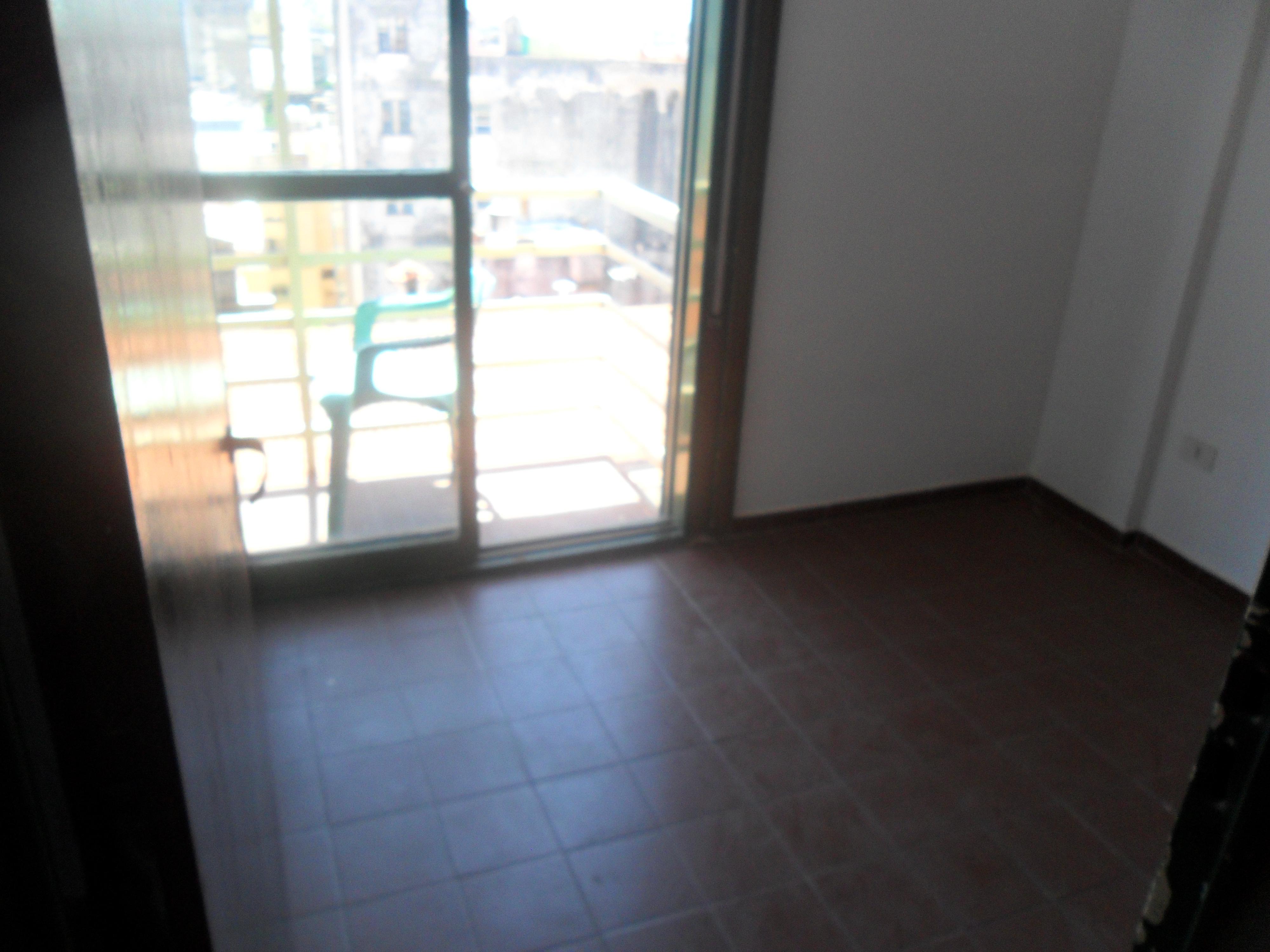 Alq. Centro. Duarte Quiros 191- 2 dorm. Balcón- a cuadras Cdad. Universitaria